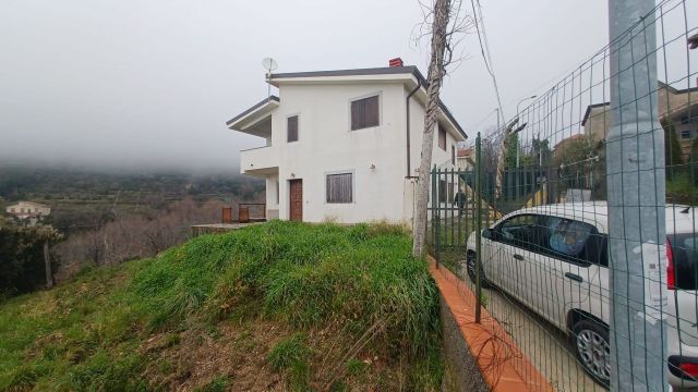 Casa indipendente in vendita a Pisciotta (SA)